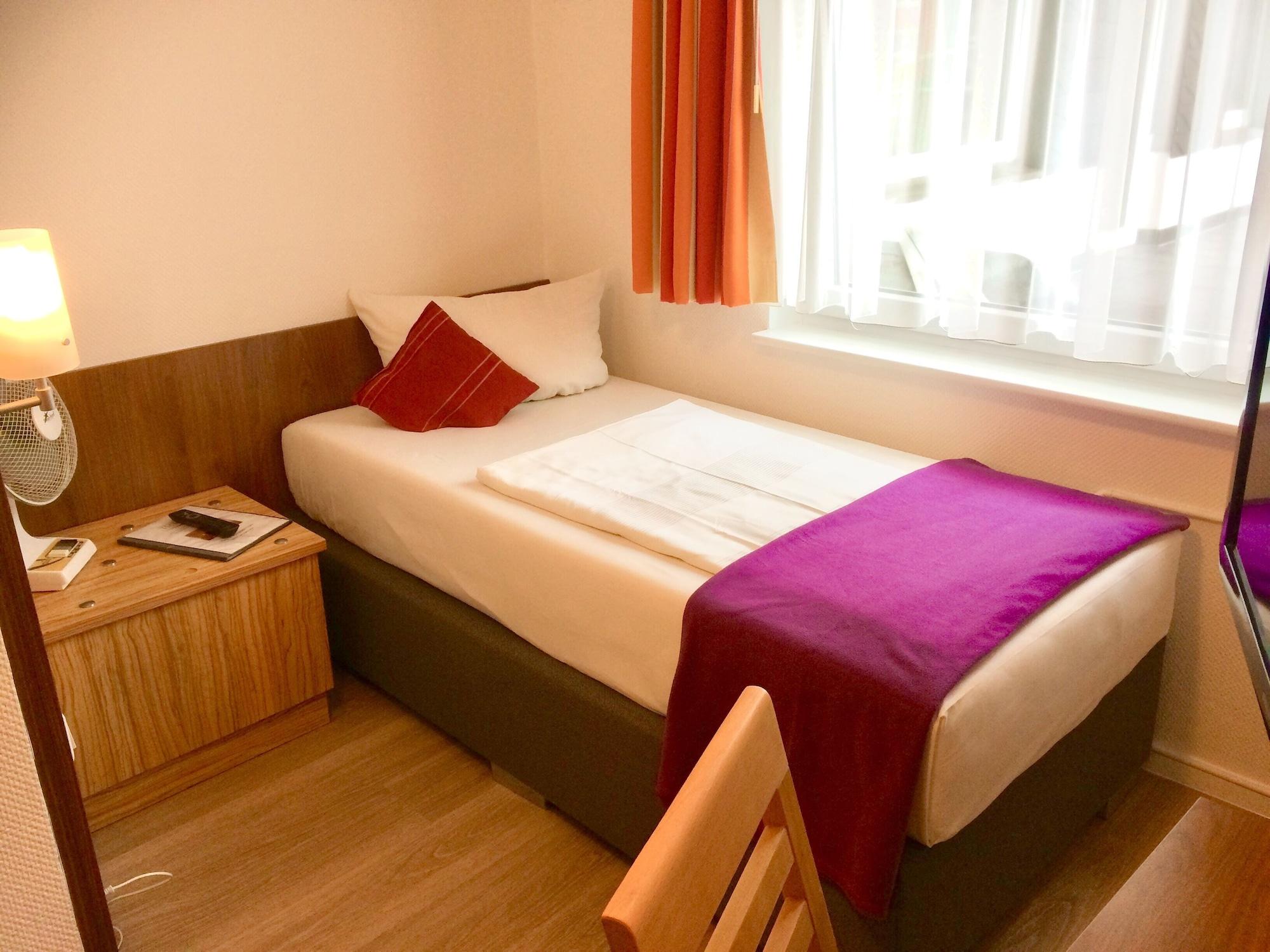 Triton Hotell Köln Exteriör bild
