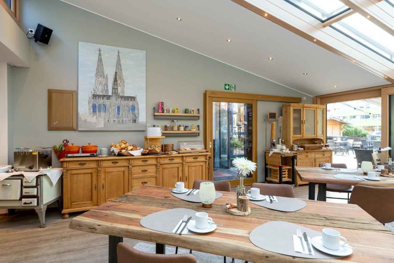 Triton Hotell Köln Exteriör bild
