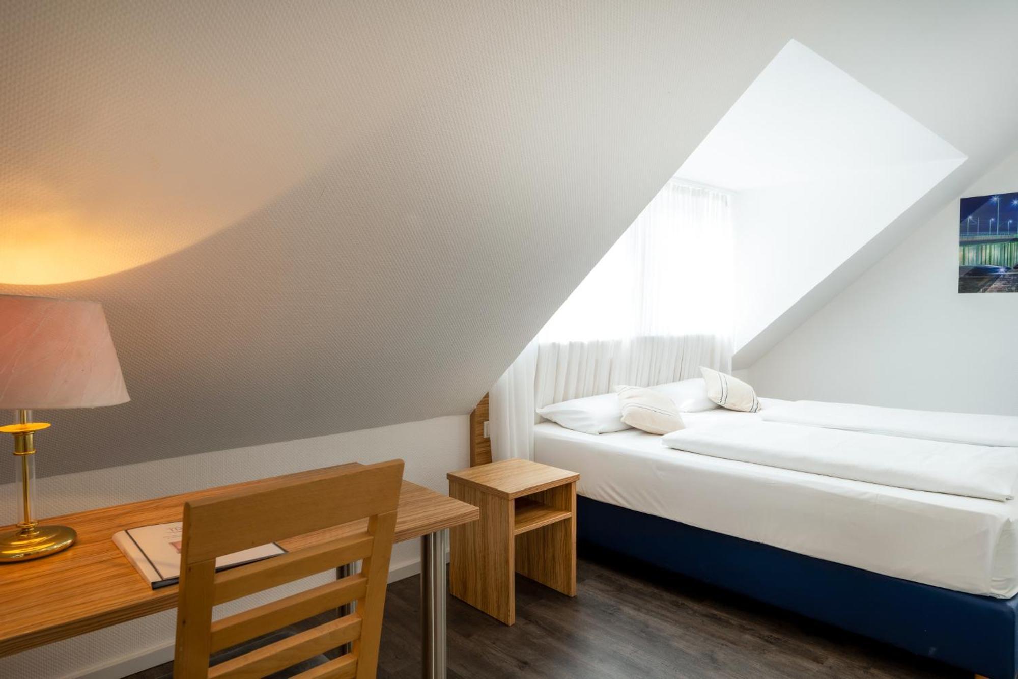 Triton Hotell Köln Exteriör bild