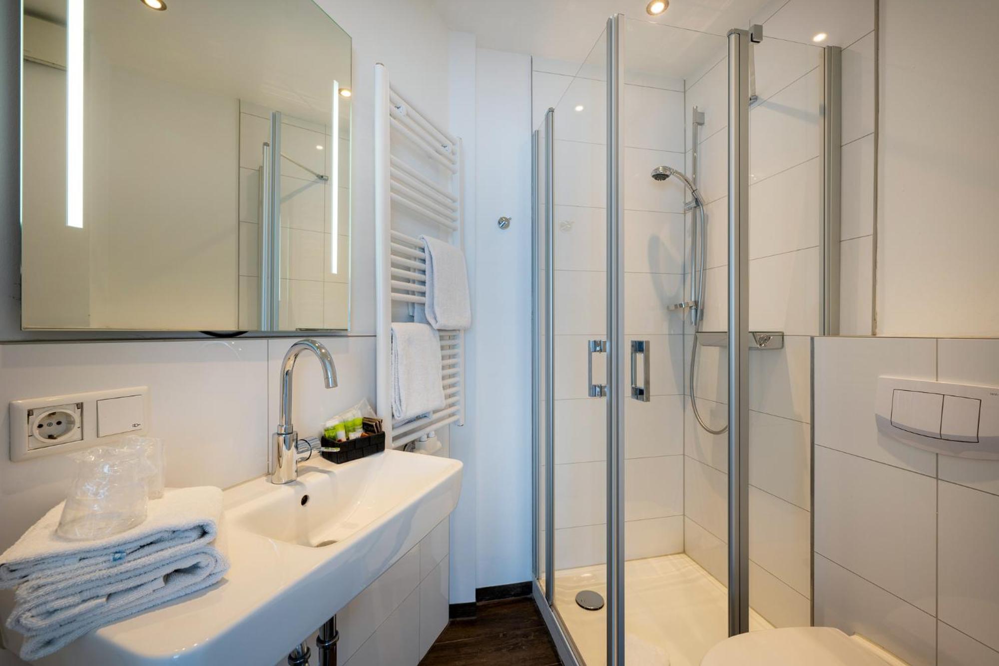 Triton Hotell Köln Rum bild